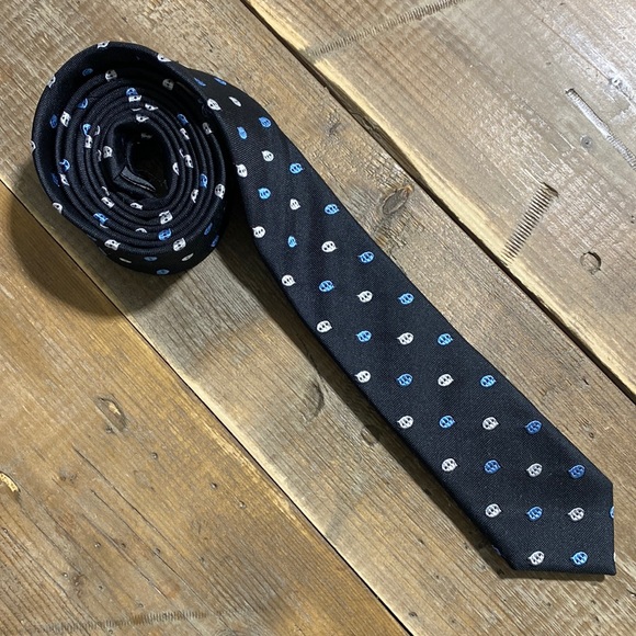 RW & Co Tie - Picture 2 of 3
